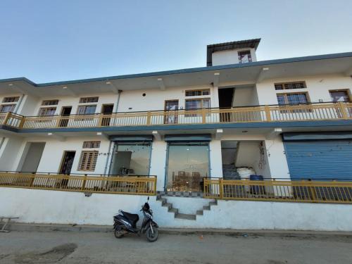 Barkot Hotel | Hotel Himalayan Peak