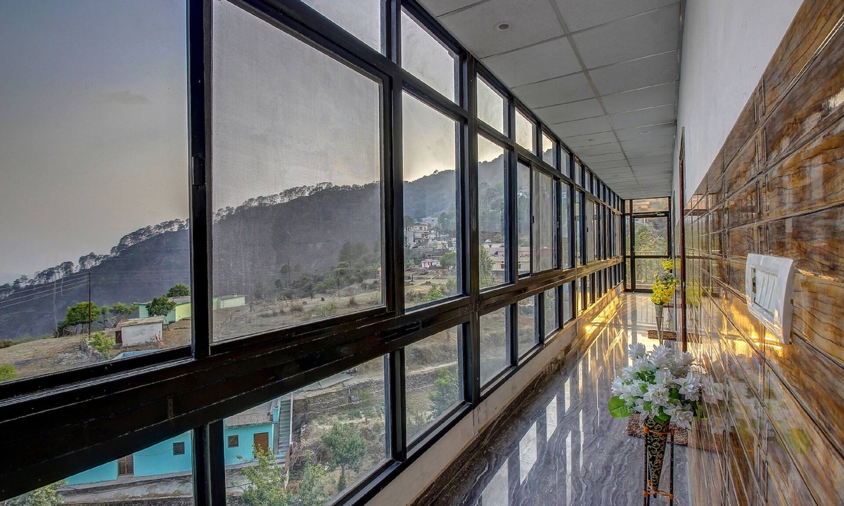 Lansdowne Hotel | Hotel Himalayan View