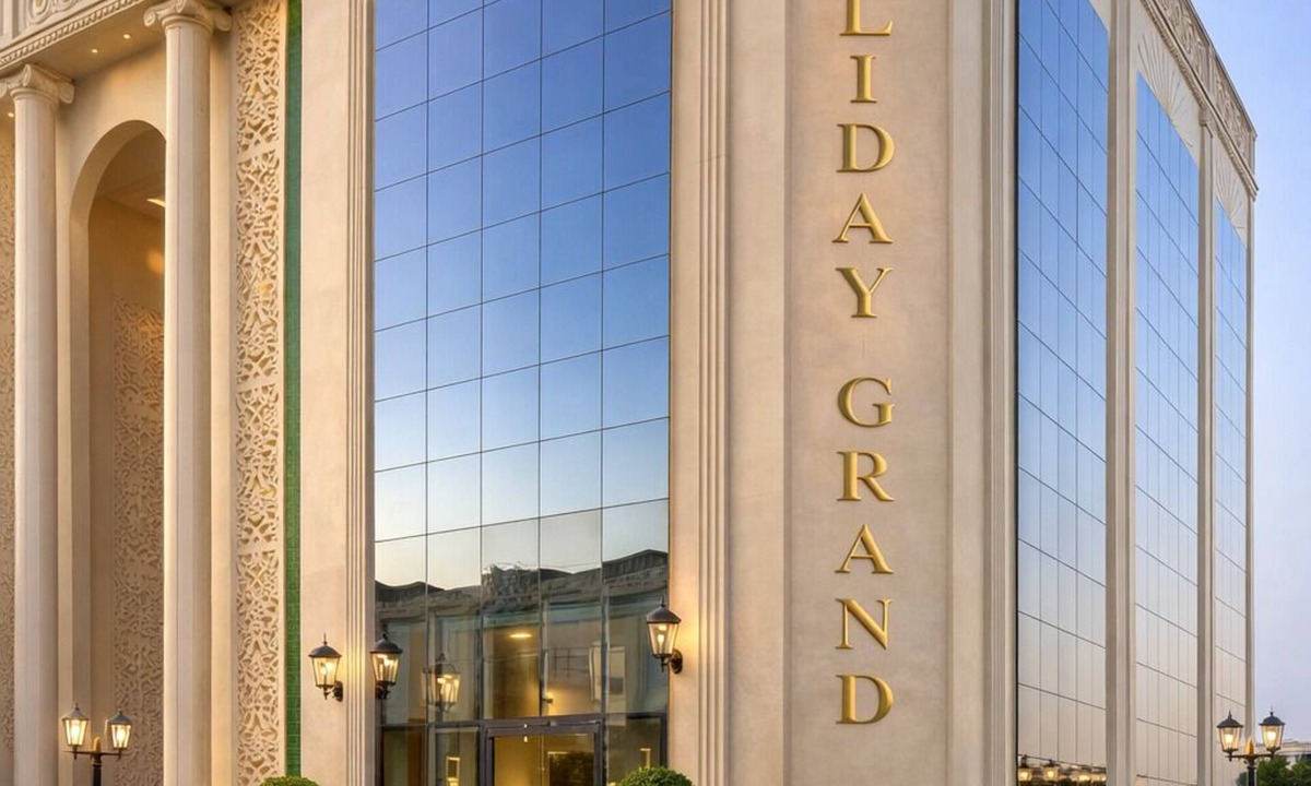 Knowledge Park III Hotel | Hotel Holiday Grand Near Expo Mart