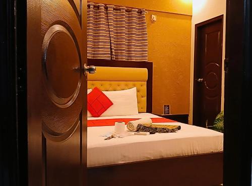 D.H.A. Apartment | Hotel In Badar DHA Phase 5