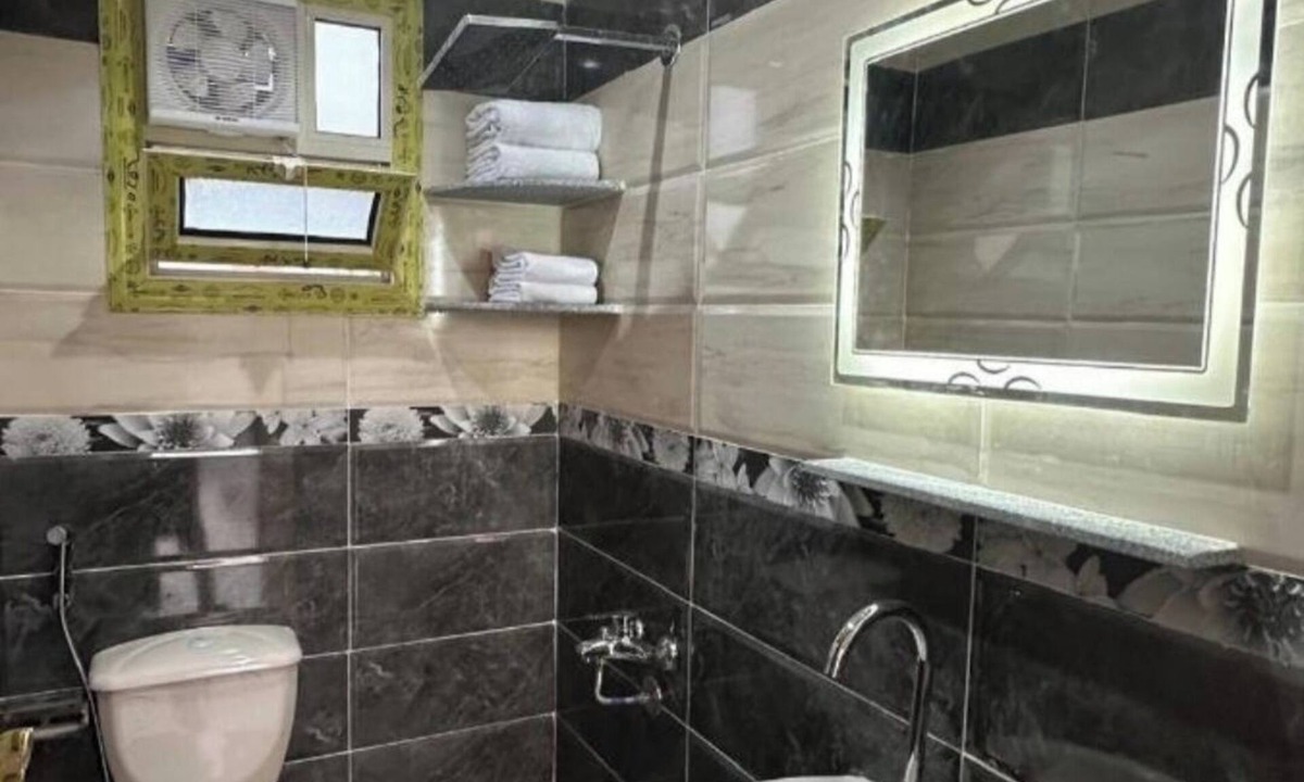 Al Haram Hotel | hotel in marvelous view infront of the pyramids directly with AC, WiFi.