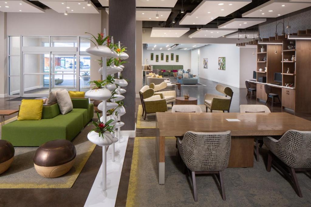 Haile Plantation Hotel | Hotel Indigo Gainesville-Celebration Pointe by IHG