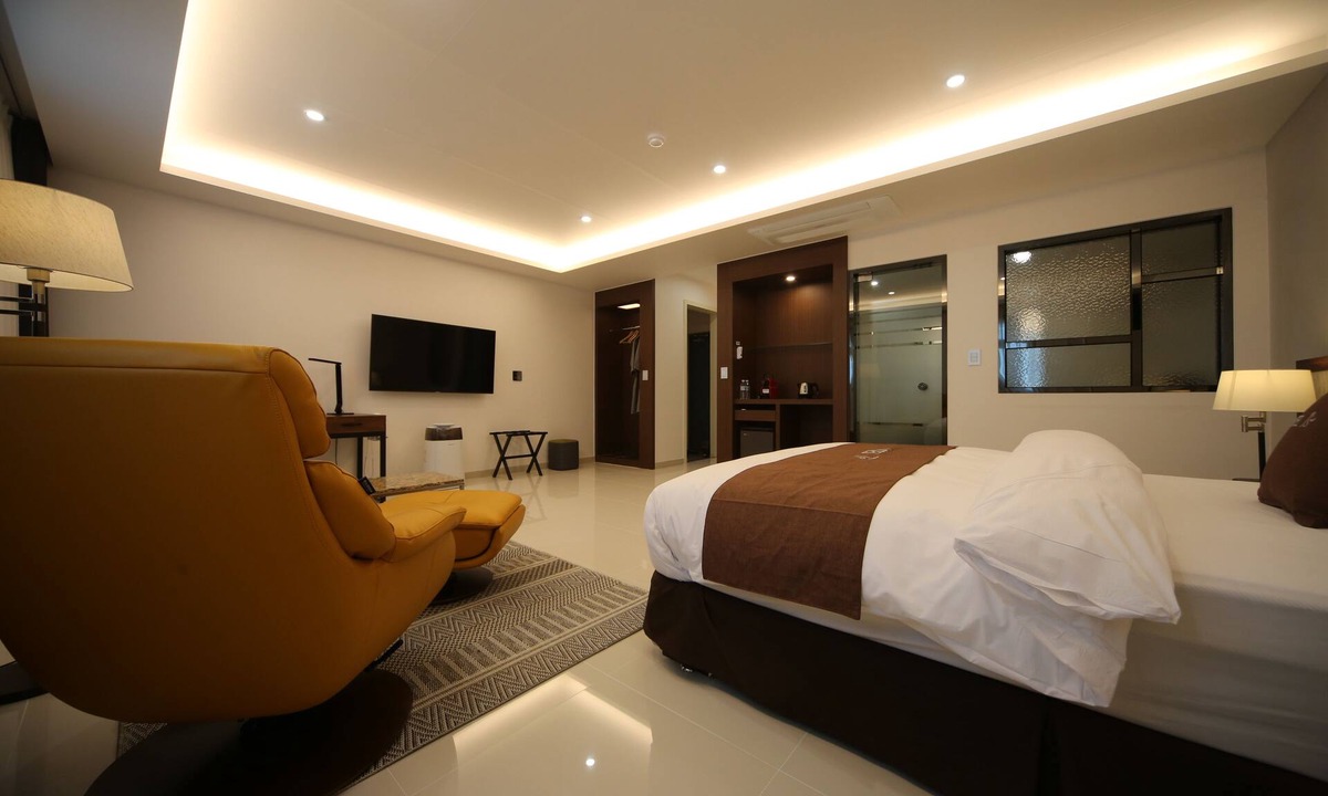 Gumi Hotel | Hotel J's