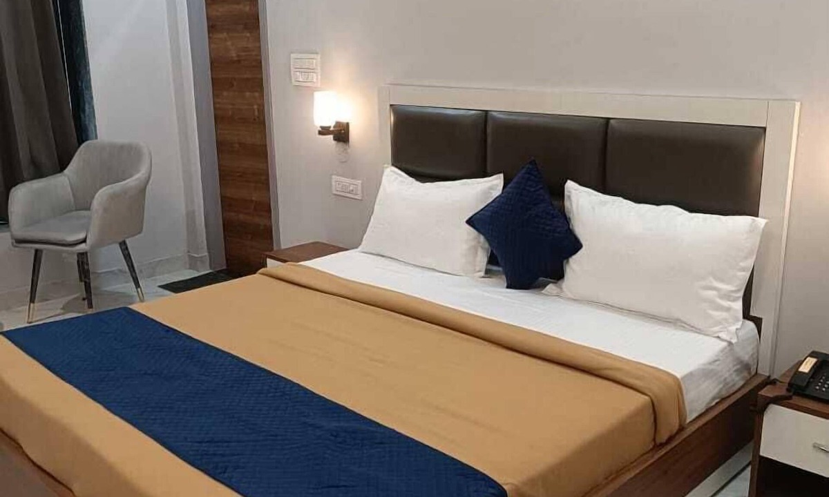 Kharar Hotel | Hotel Kamboj