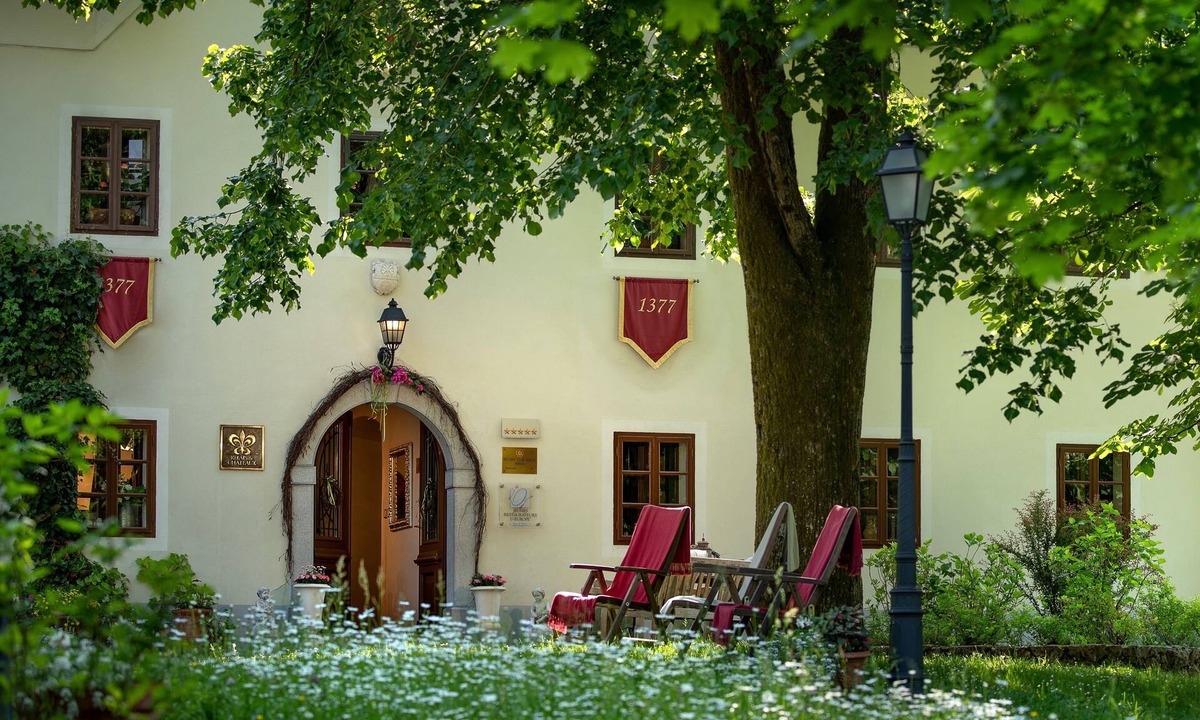 Spodnja Idrija Hotel | Hotel Kendov Dvorec