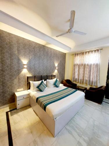 Green Park Hotel | Hotel Khusbu Residency, Green Park Market, South Delhi