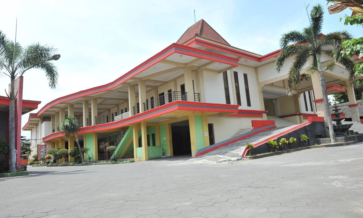 Wates Hotel | Hotel King's
