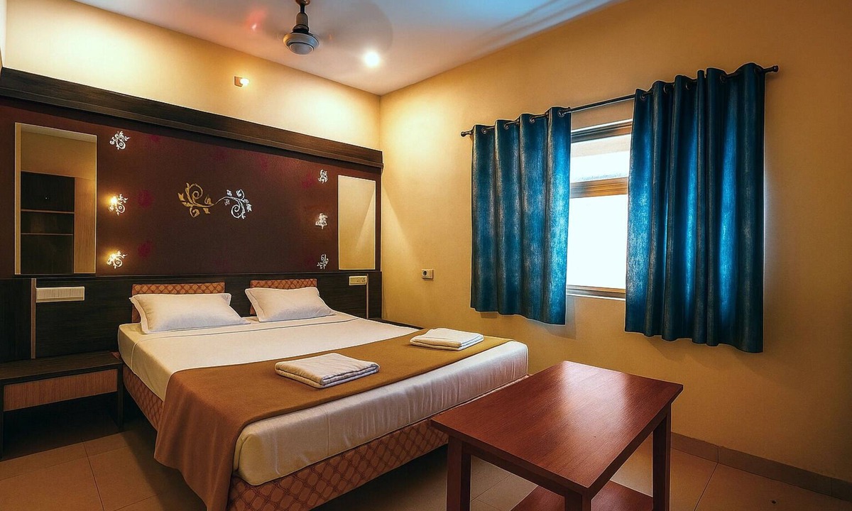 New Panvel East Hotel | Hotel Kolkar