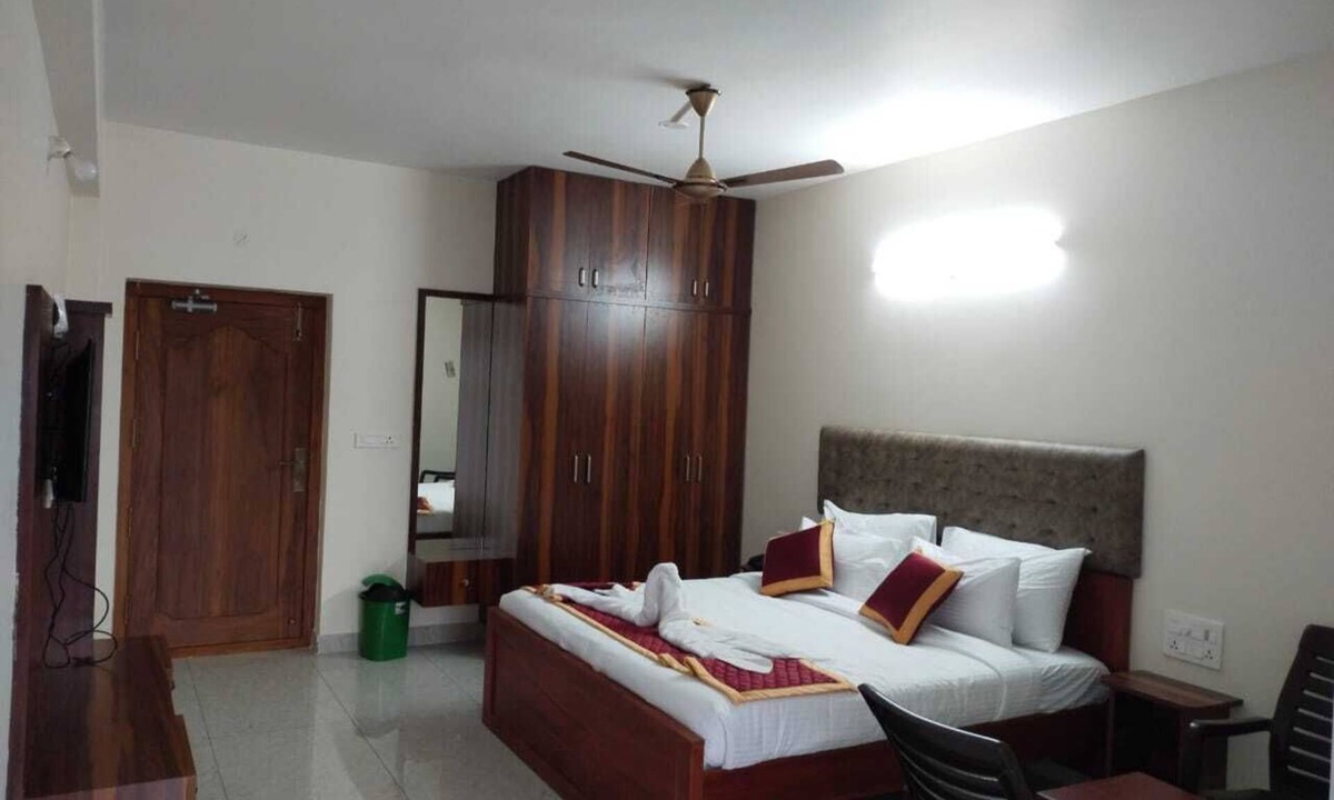 Suluru Hotel | Hotel Kvr Residency Tada