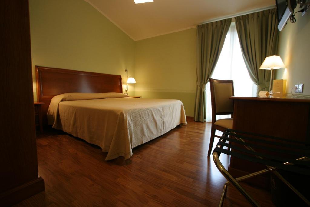 Brecciaio Hotel | HOTEL L' ANFORA