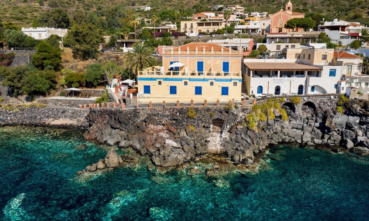 Rinella Hotel | Hotel L’Ariana ISOLE EOLIE - UNA Esperienze