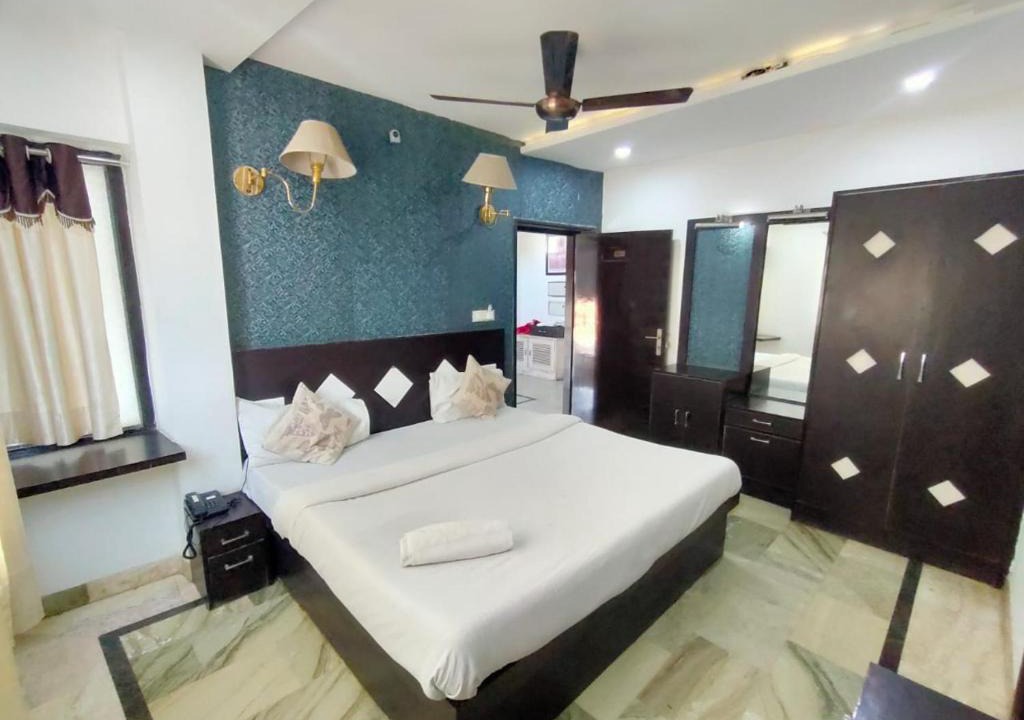 Taj Ganj Hotel | Hotel Laxman Resort by The Golden Taj Group &Hotels