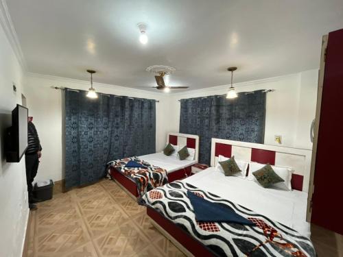 Srinagar Hotel | Hotel Light in