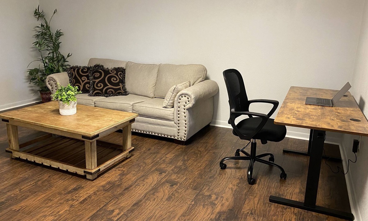 Cottonwood-Verde Village Apartment | Hotel Like Living w/ Private Living Room & Bedroom