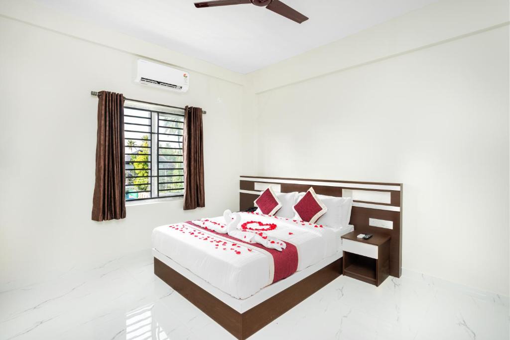 Alwaye Hotel | Hotel Livora
