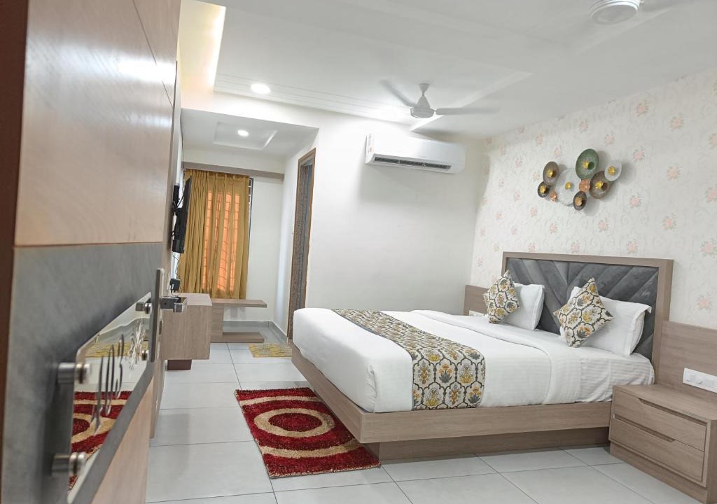 Vallabh Vidhyanagar Hotel | Hotel Lotus