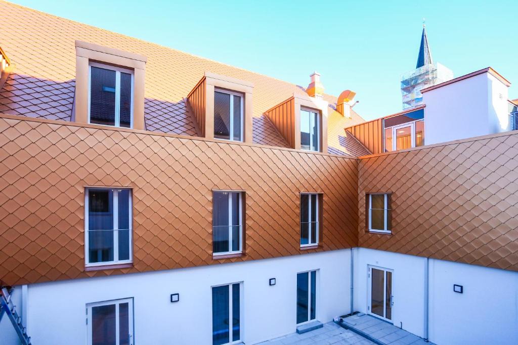 Rain Hotel | Hotel Lutz