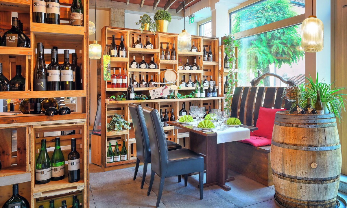 Veitshoechheim Hotel | Hotel Müller Café & Wein . Mondholzhotel