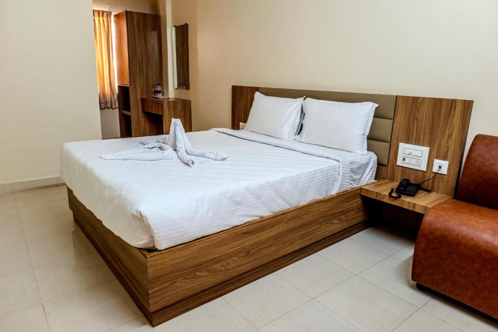 Pallavaram Hotel | Hotel M S Chola