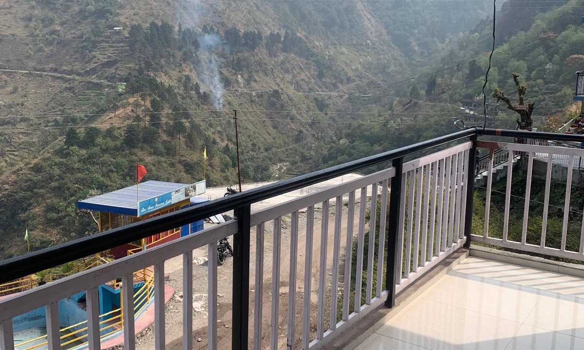 Bullawala Hotel | Hotel Maitri