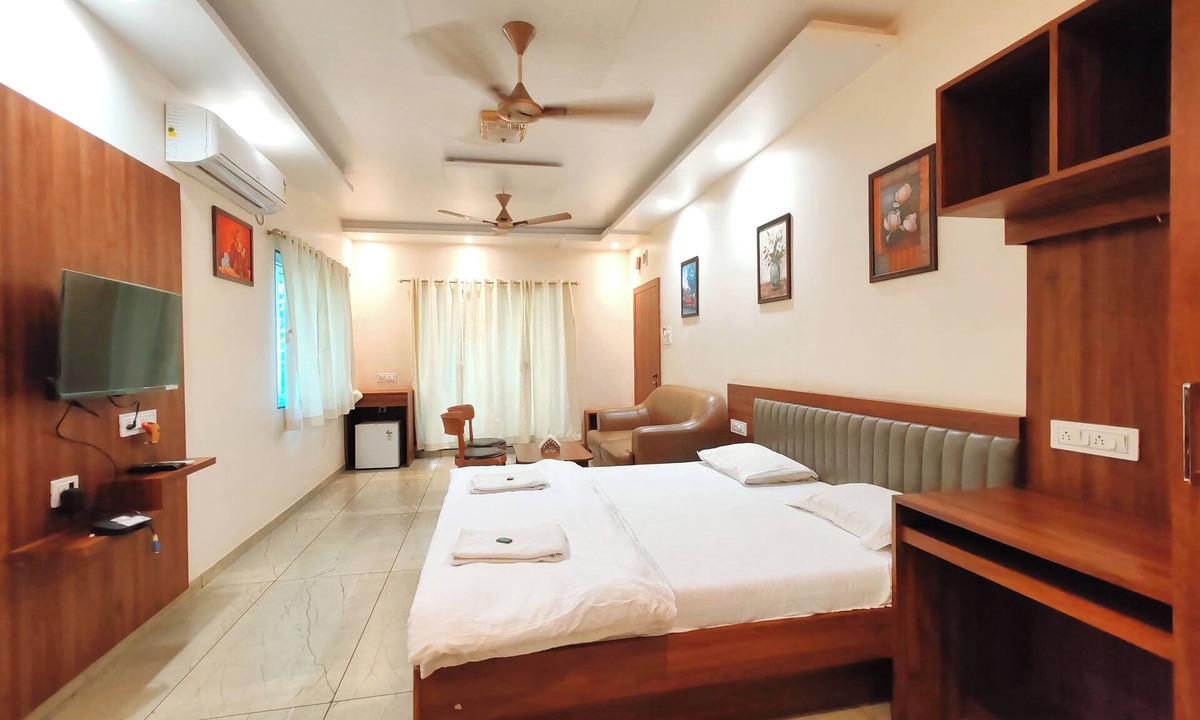 Chiplun Hotel | Hotel Meera Regency