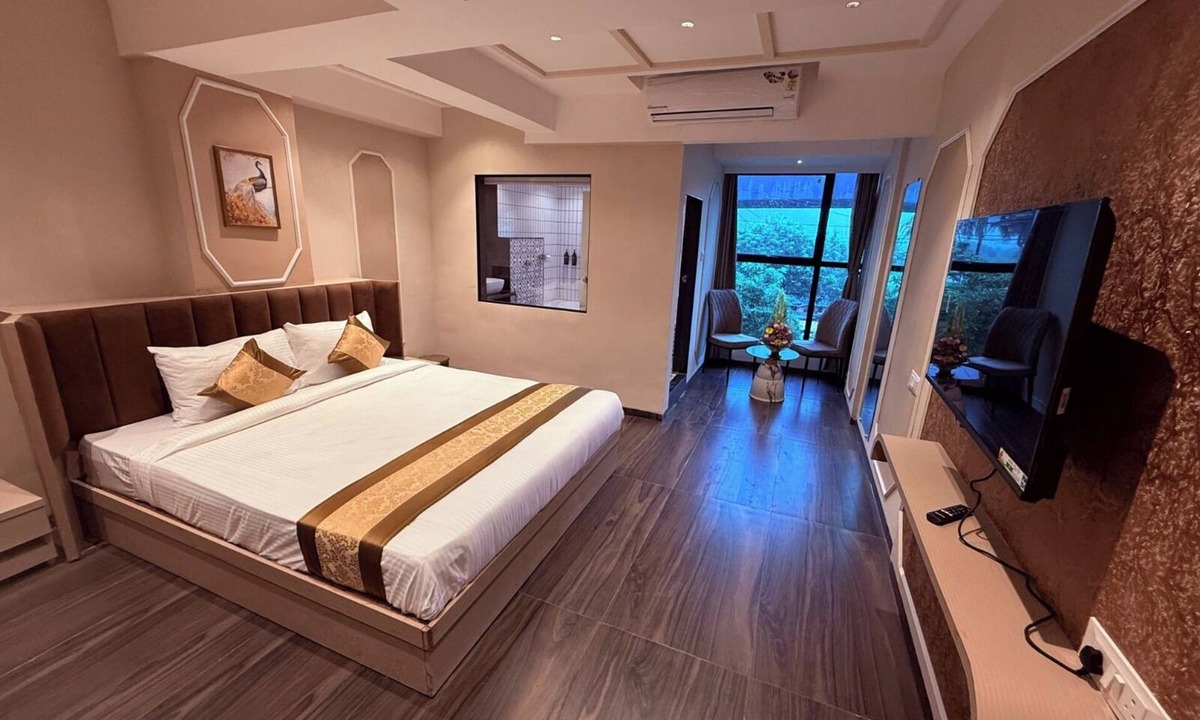 Thane West Cabin | Hotel Melody NX
