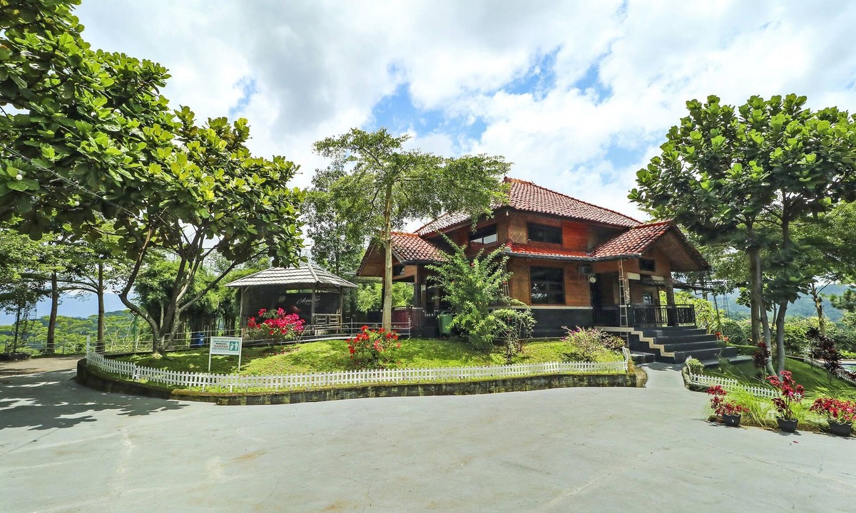 Rendeh Hotel | Hotel O Desa Wisata Guranteng