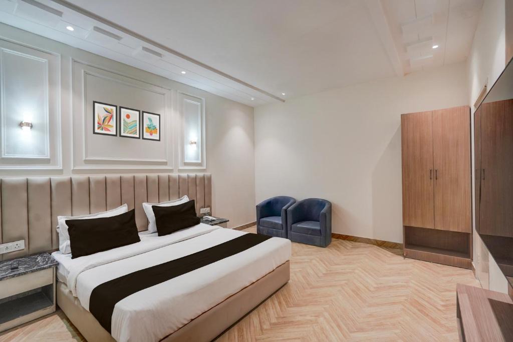 Pitampura Hotel | Hotel O Dev palace