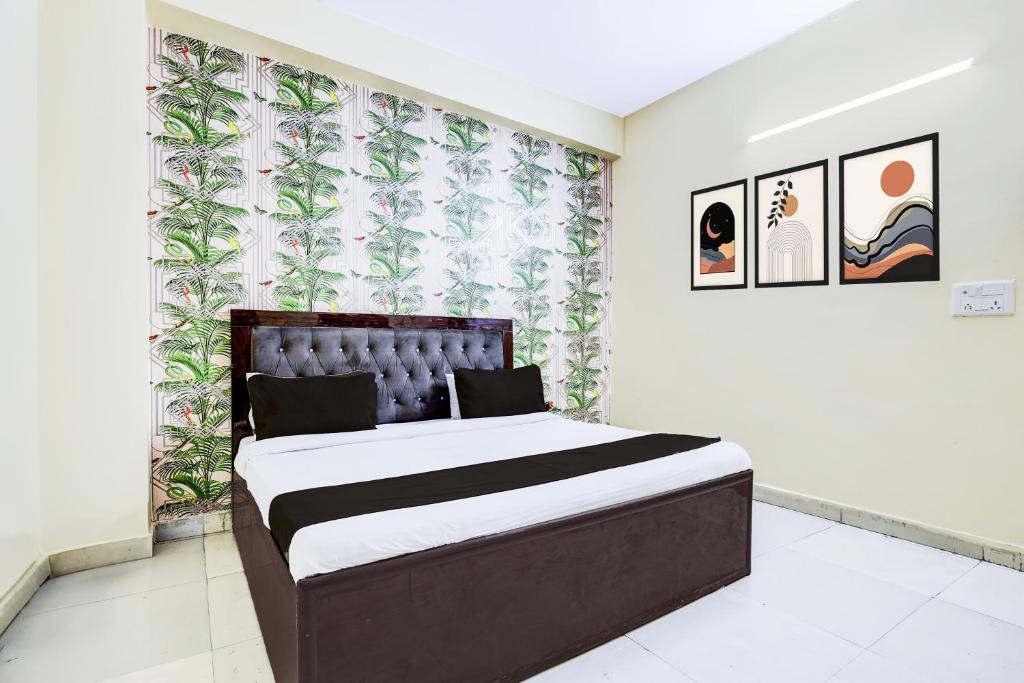 Ghaziabad Hotel | Hotel O Galaxy Nearby Bhopura Chowk