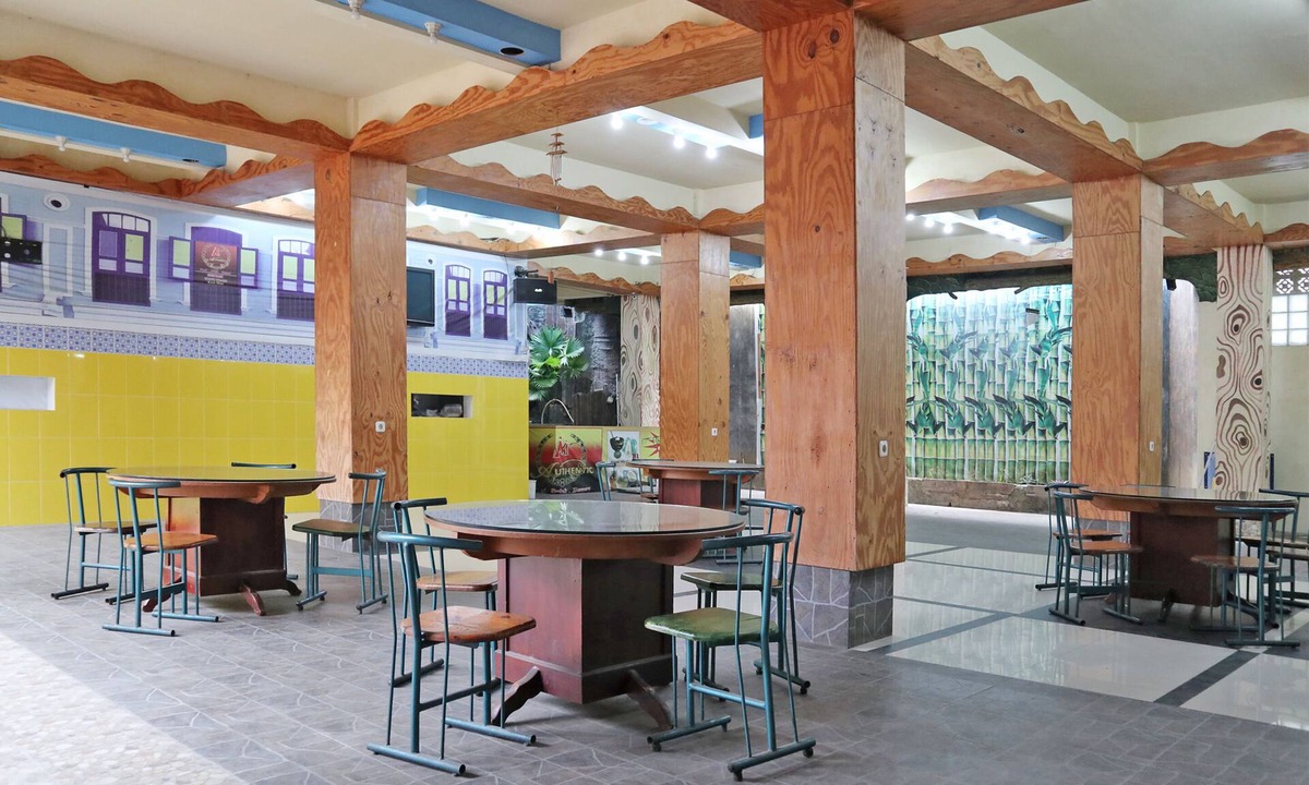 Padang Hotel | Hotel O M Authentic Kost Man