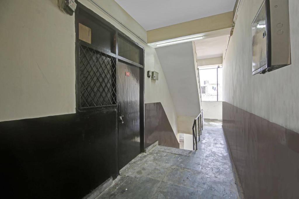 Sector 27 Hotel | Hotel O Royal