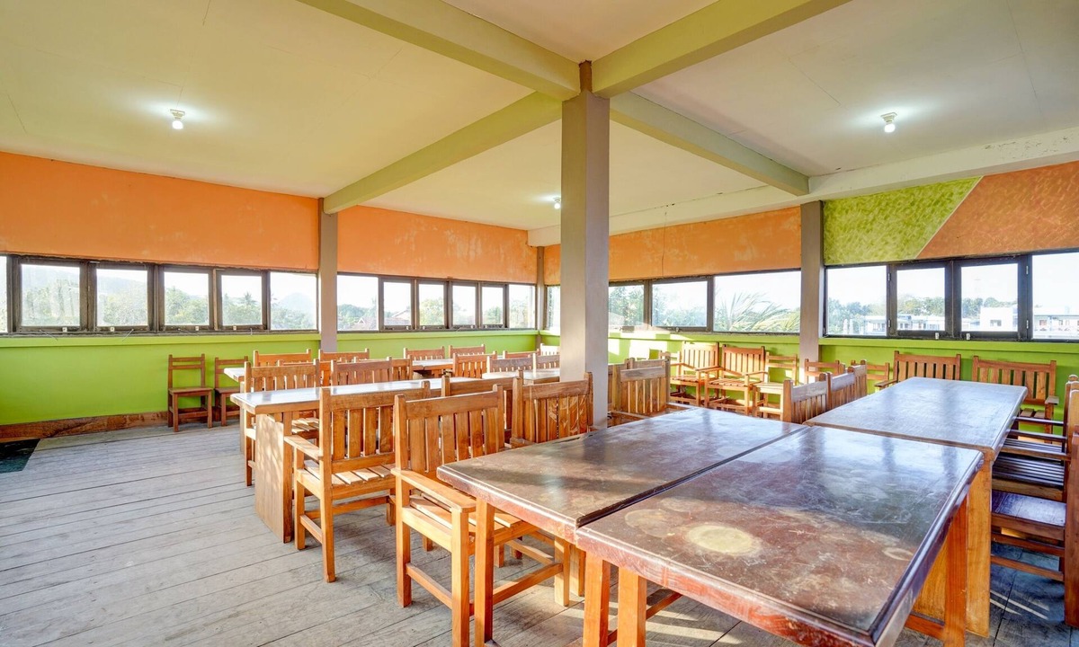 Gresik Hotel | Hotel O Sahabat Syariah Near Plasa Telkom Bawean