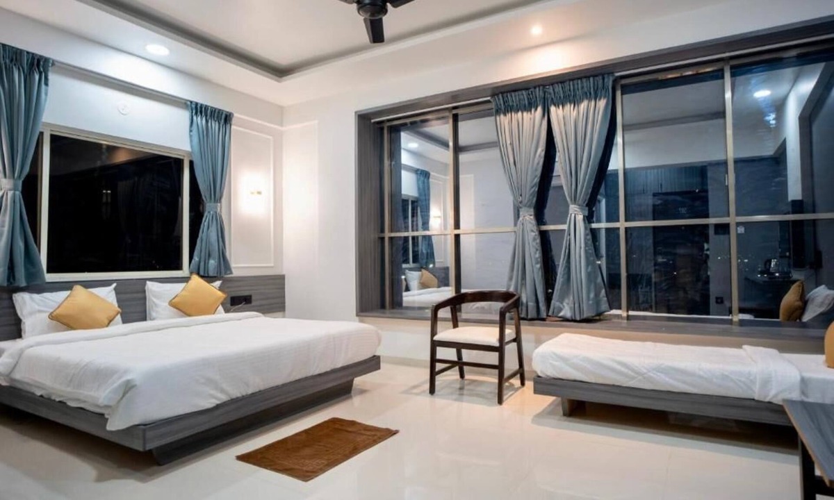 Solapur Hotel | HOTEL OBERON