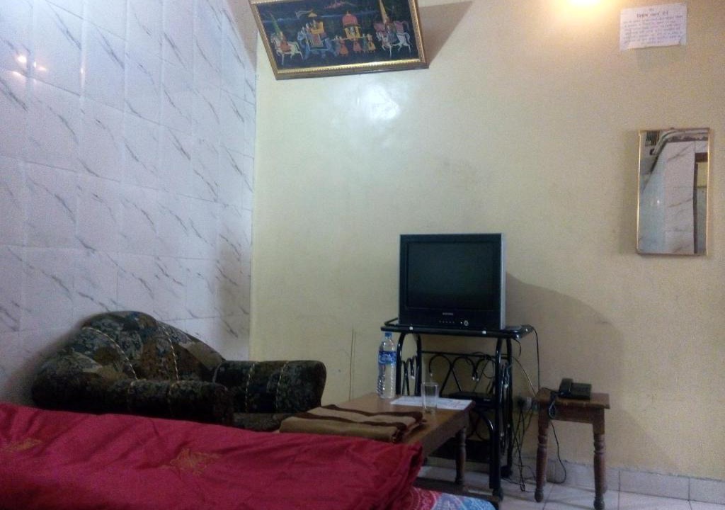 Gopalbari Hotel | HOTEL OM PALACE - Couple friendly & local id accepted