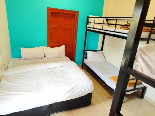 Goregaon West House | Hotel Omkar Regency AC Guest House Goregaon West