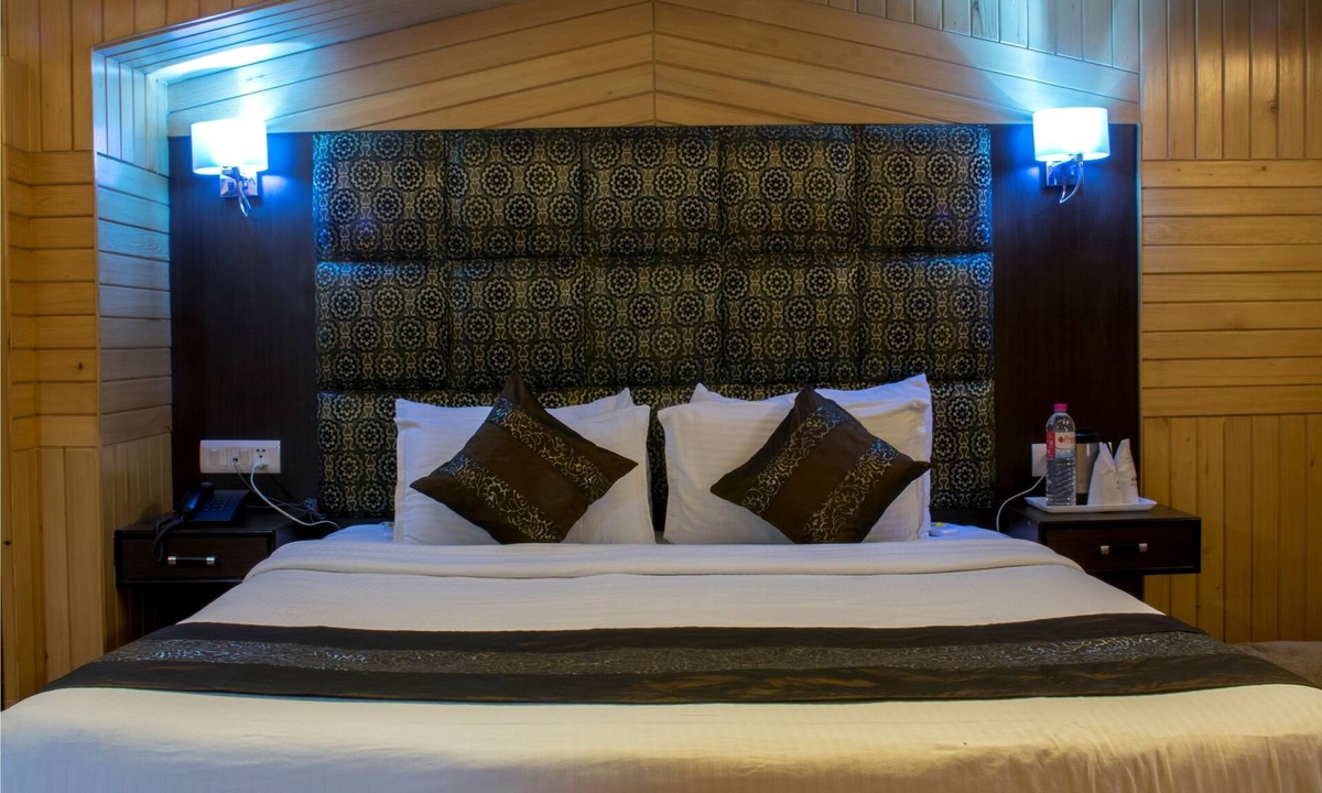 Srinagar Hotel | Hotel Pacific