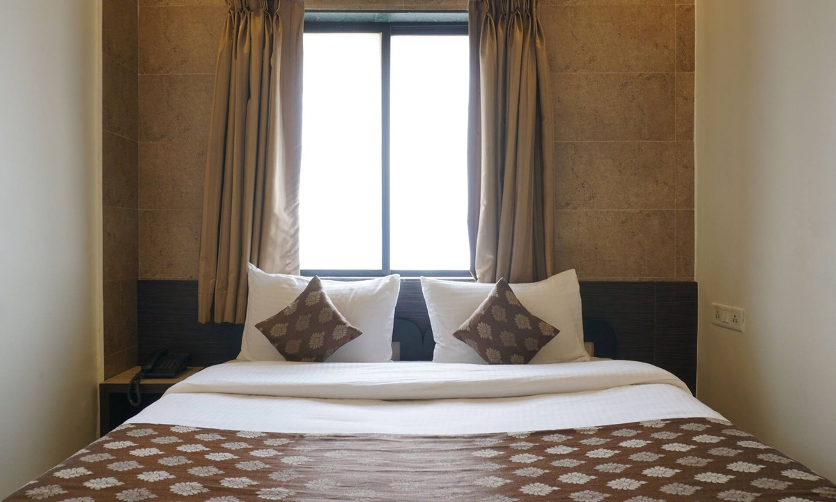 Pimpri Colony Hotel | Hotel Pavitra