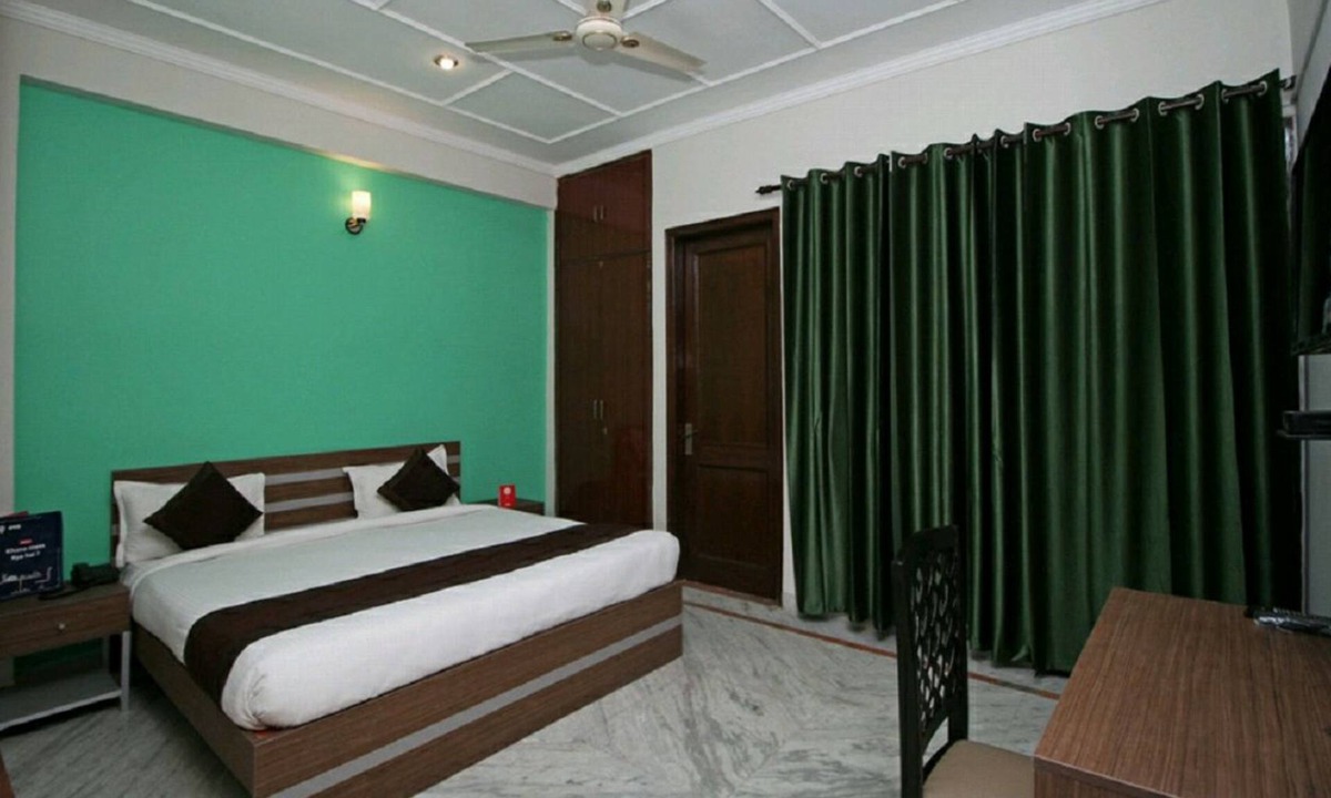 Sector 27 Bed & Breakfast | Hotel Petals Elite 2