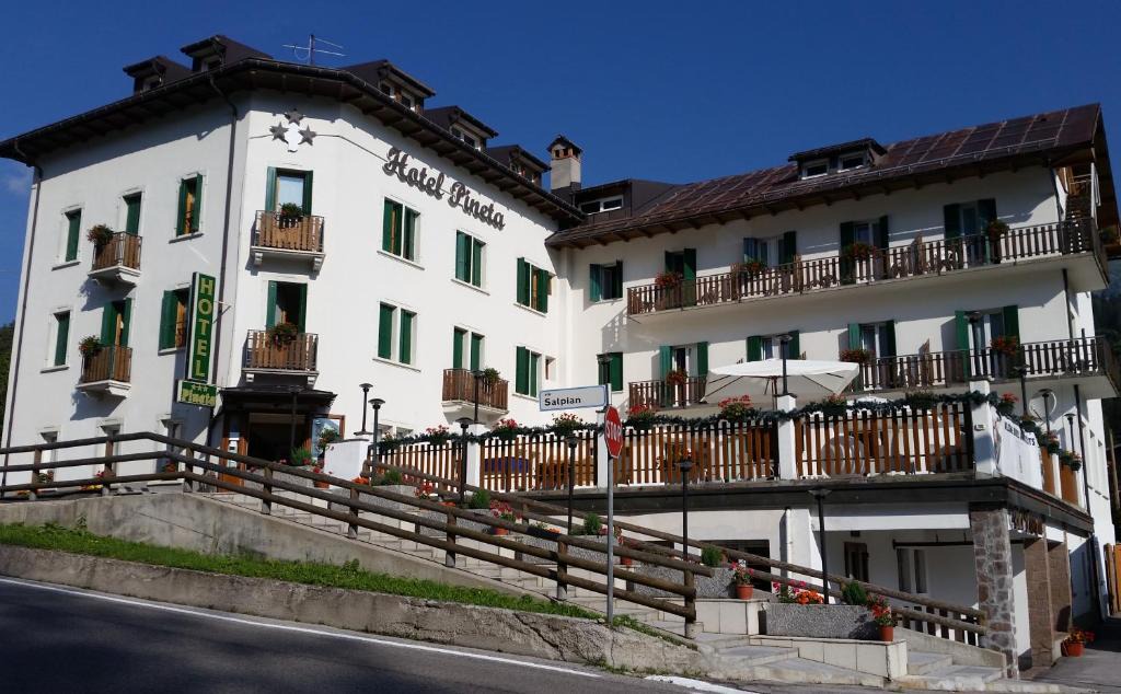 Caviola Hotel | Hotel Pineta