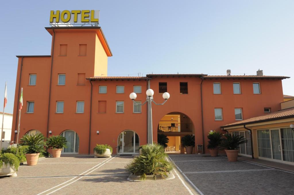 Porcari Hotel | Hotel Plazza