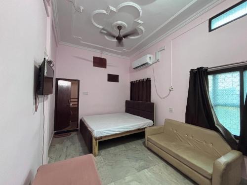 Tanda House | Hotel Pushpanjali