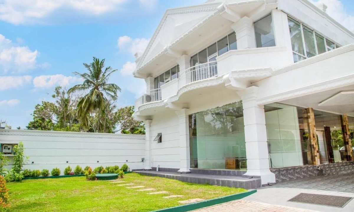 Minuwangoda Hotel | Hotel Remaco