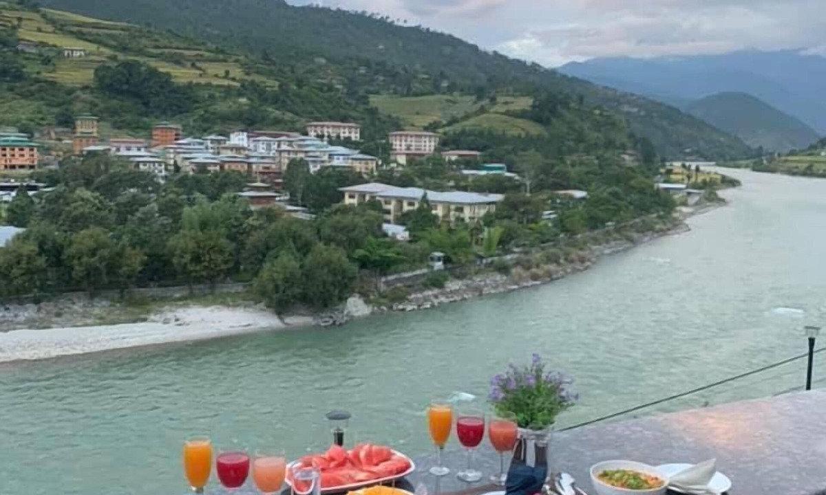 Khuruthang Hotel | Hotel River Valley