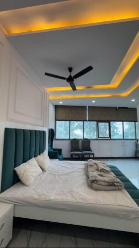 Delhi Hotel | Hotel River View