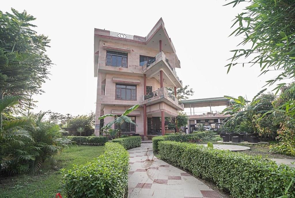 Mayapur Hotel | Hotel Riverview