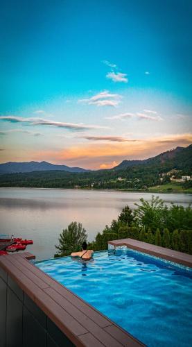 Bistrita Bargaului Hotel | Hotel Roser House Boutique - pe malul lacului Colibita