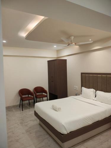 Bajarwadi Hotel | Hotel RRR