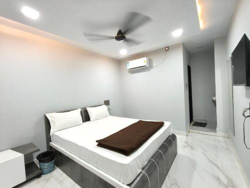 Surat District Hotel | Hotel Rudra