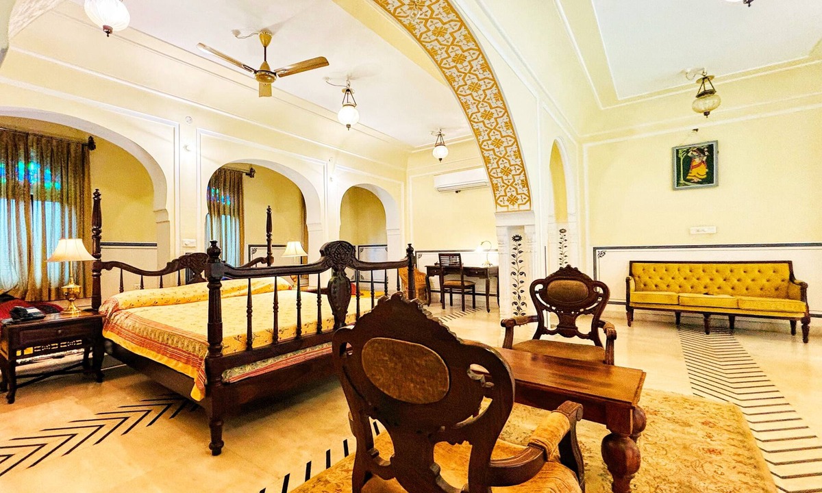 Amer Fort Road Hotel | Hotel Saba Haveli