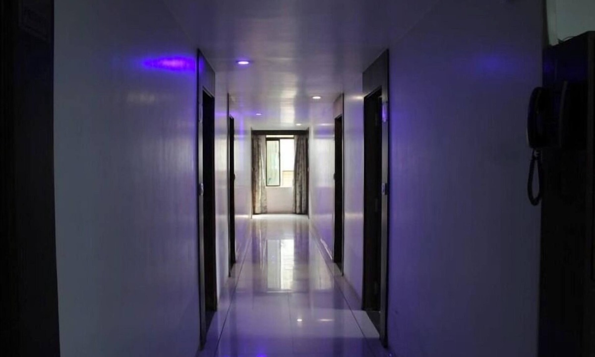 Bilimora Hotel | Hotel Saffron